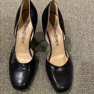 Yves Saint Laurent Black Shiny Leather Pumps (sz 6 1/2)